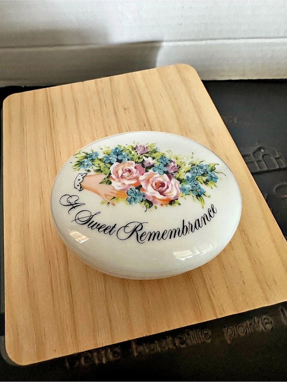 Avon A Sweet Remembrance Porcelain Oval Trinket Box Floral Porcelain Trinket Box